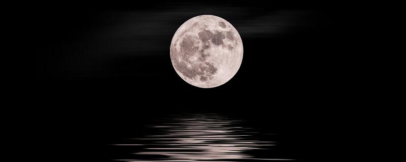 梦见月亮忽然掉下来预示什么 梦见月亮忽然掉下来好不好