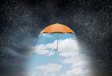 梦到下雨出去打伞是什么预兆 梦到下雨出去打伞代表了什么