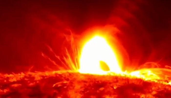 日冕洞与太阳黑子区别 日冕洞和太阳黑子是同一个东西吗