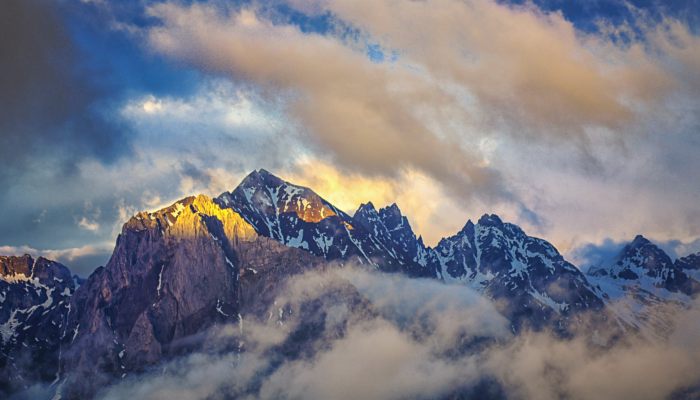 7月去玉龙雪山冷吗 七月份去玉龙雪山天气冷吗