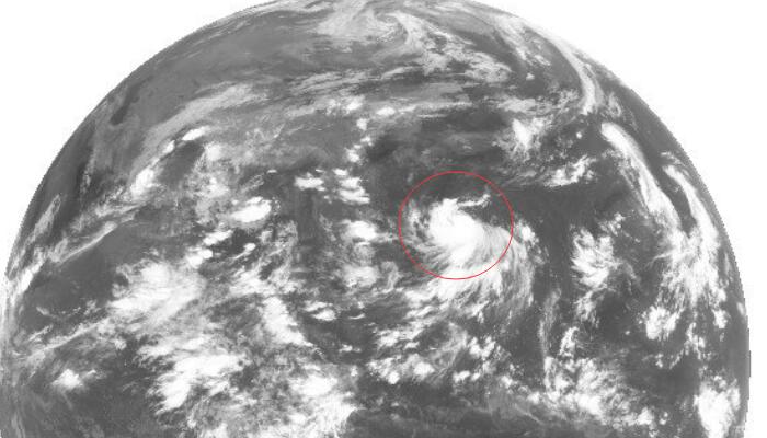 2022年第9号台风马鞍最新卫星云图：云系比较浓密聚集