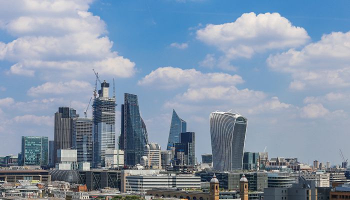 英國天氣干燥還是潮濕 英國氣候?qū)儆诟稍镞€是濕潤