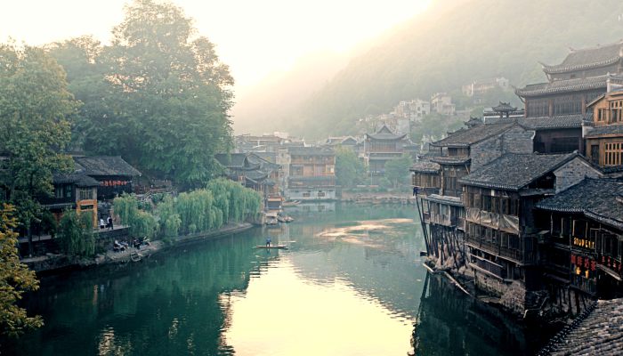 春节的凤凰古城多少度 春节凤凰古城气温是几度