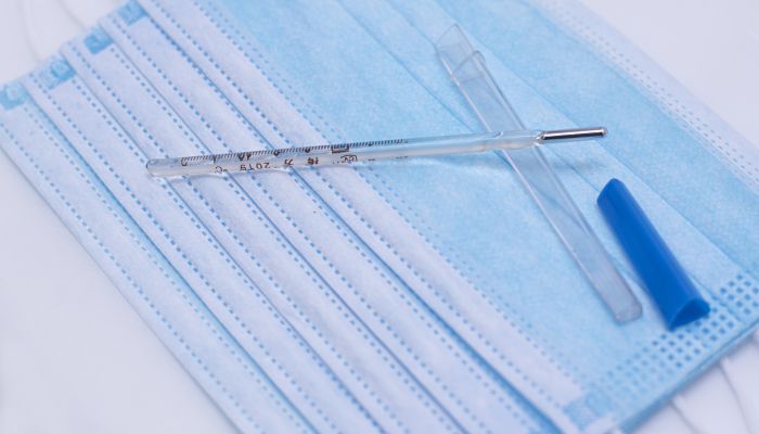 水银体温计腋下量多久 温度计是谁发明的