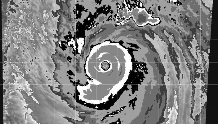 台风路径实时发布系统15号卫星云图 台风布拉万今晚起强度缓慢下降