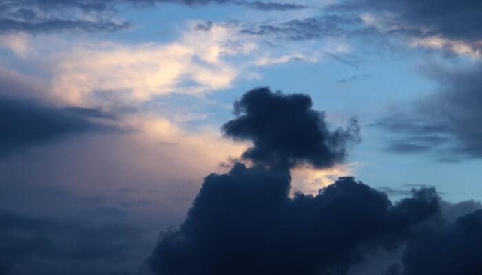 内蒙古乌兰浩特出现大片乳状云 乳状云是怎么形成的