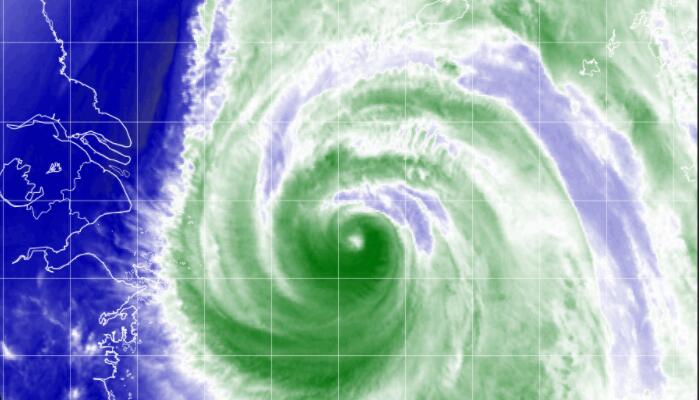 11台风轩岚诺今日最新卫星云图追踪：台风眼清晰结构完整对称