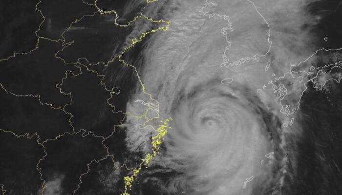 11台风轩岚诺今日最新卫星云图追踪：台风眼清晰结构完整对称