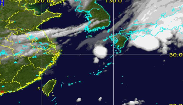 台风塔拉斯路径实时发布系统最新云图：云系结构较散但庞大已覆盖日本