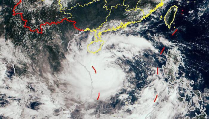 16号台风奥鹿高清云图今日追踪：体型庞大几乎覆盖整个海南岛