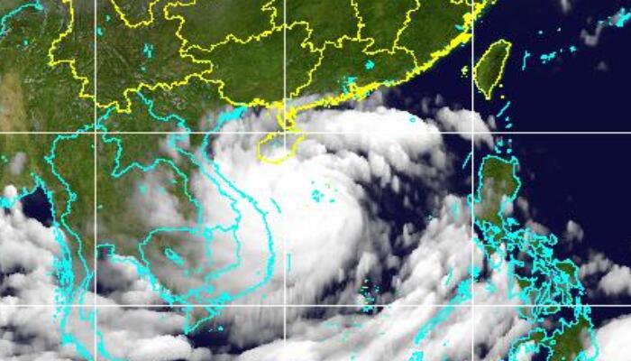 16号台风奥鹿高清云图今日追踪：体型庞大几乎覆盖整个海南岛