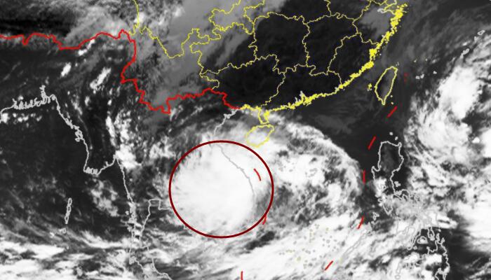 台风桑卡路径实时发布系统卫星云图（持续更新）：云系比较浓密大部覆盖越南