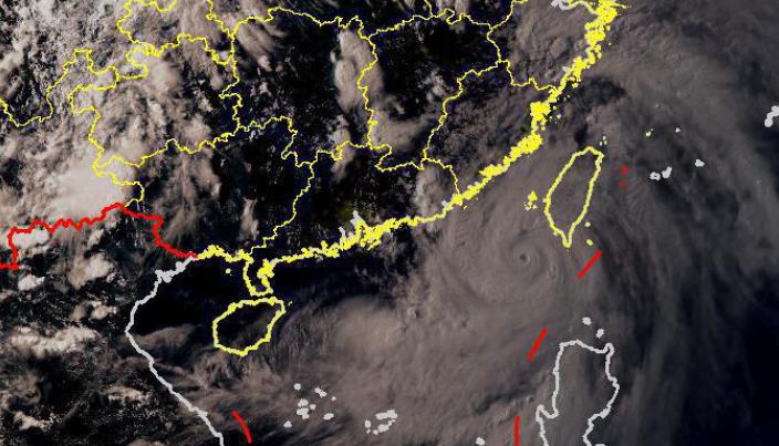 超强台风杜苏芮卫星云图最新发布:台风眼逐渐清晰