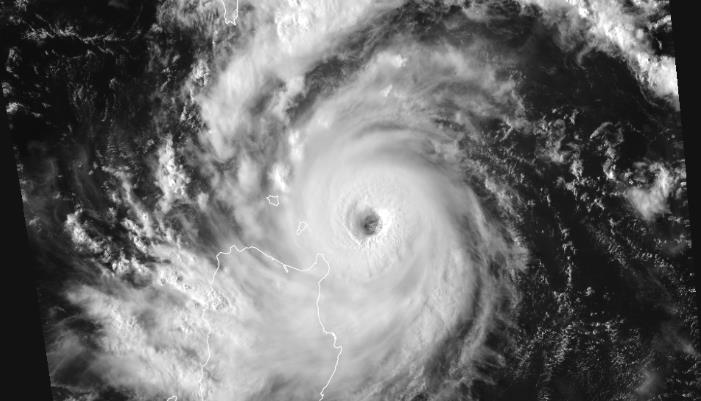 2023年第11号台风最新高清卫星云图分析:“苏拉”台风眼浑圆未来将达超强台风