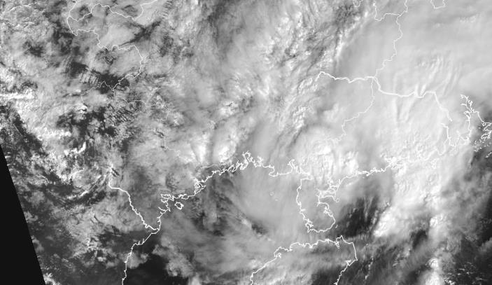 台风路径实时发布系统16号台风卫星云图 国家海洋预报发布海浪蓝色警报
