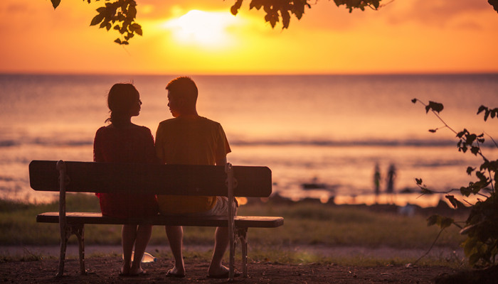 天蝎女喜欢你10个表现 天蝎座女生喜欢你的表现