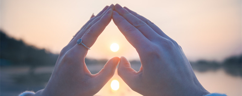 天秤座的男生喜欢一个人的表现 天秤座男喜欢一个人时是什么表现