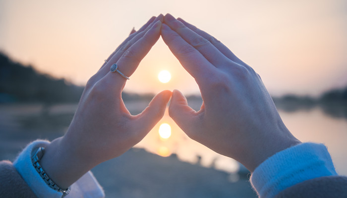 能让摩羯男方寸大乱的女人 能让摩羯男方寸大乱的星座女人