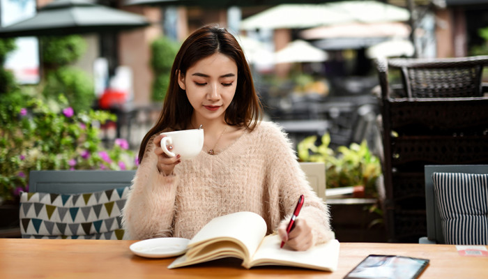 双子座女生长大漂亮吗 双子座女生长什么样子