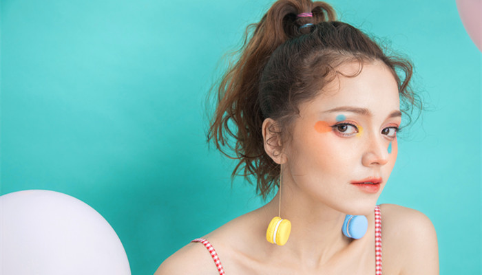 水瓶座女生长大漂亮吗 水瓶座女生长大后会变漂亮吗