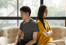 为啥金牛座治不了狮子座 金牛座为什么治不了狮子座