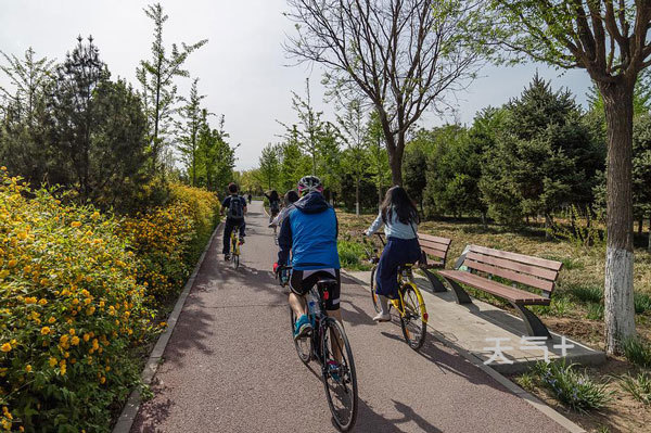 南至崑玉河沿線,東至清華西門,西至香山公園;之所以叫三山五園騎行,是