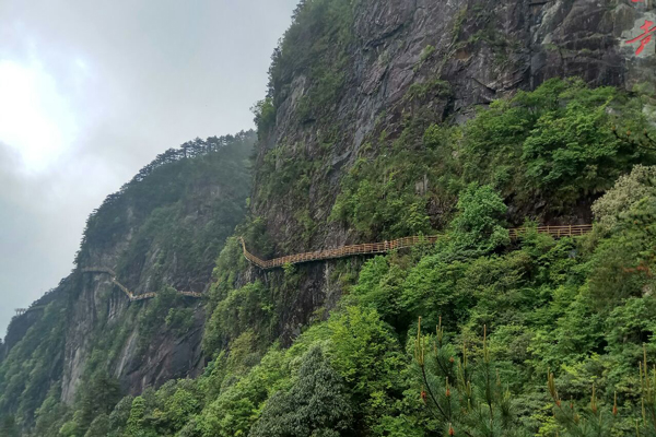 明月山是宜春非常有名的的5a級景區,同時它也正是坐落在宜春的溫湯