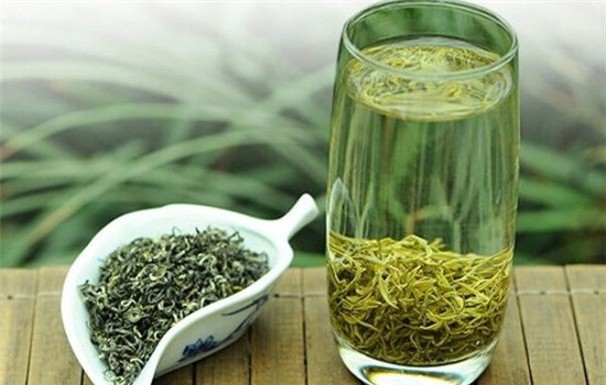 烟台绿茶是山东烟台的传统特色名茶,烟台在1966年便开始大规模种植