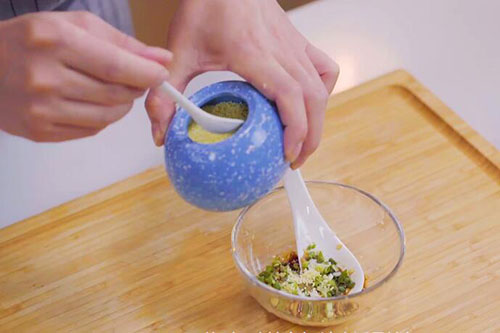 姜汁松花皮蛋的做法 松花皮蛋的制作方法