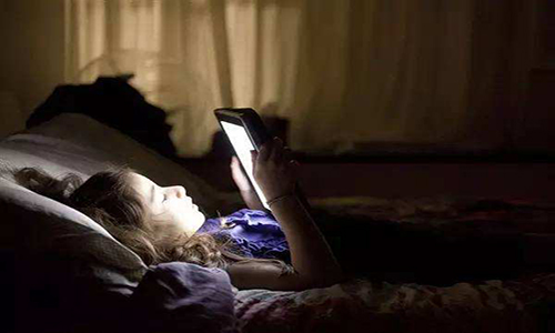 青少年长期熬夜的危害 中学生睡眠不足的危害