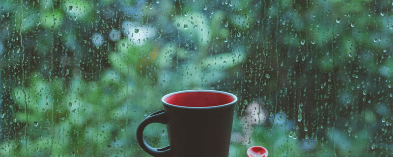 摄图网_500534175_雨天水珠玻璃咖啡杯（企业商用）_副本.jpg