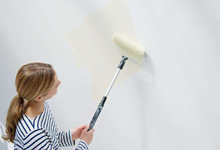 乳胶漆多少钱一个平方？墙面乳胶漆涂刷技巧 