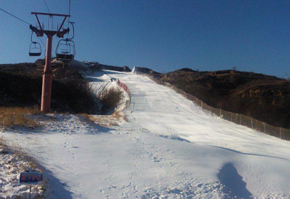 梅苑南山滑雪场