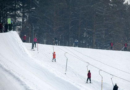 雁鸣蟹岛滑雪场