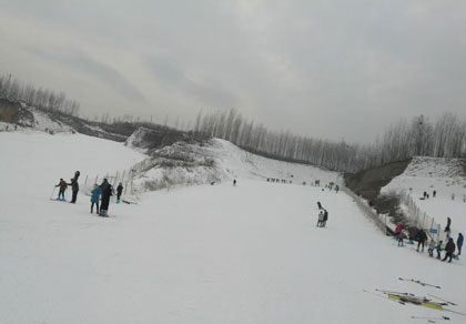 龙泉国际滑雪场