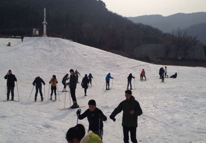 白龙潭滑雪场
