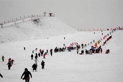 明月岛滑雪场
