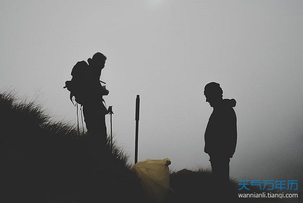 夢見故人還活著預示什麼 夢見故人還活著有什麼徵兆