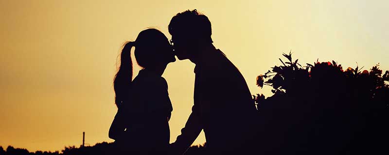 梦境的双面镜,喜欢一个人却梦见与另一人亲嘴,意味着什么? 梦境的双面镜,喜欢一个人却梦见与另一人亲嘴,意味着什么?