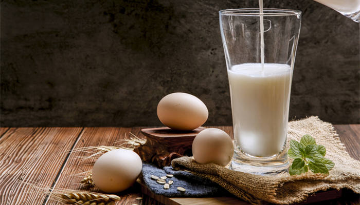 牛奶中含有的主要成分是什么 牛奶中什么含量最高