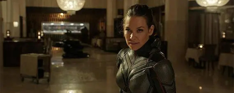 在蚁人进入量子领域之前,黄蜂女的妈妈,也就是珍妮特,她告诉蚁人:"