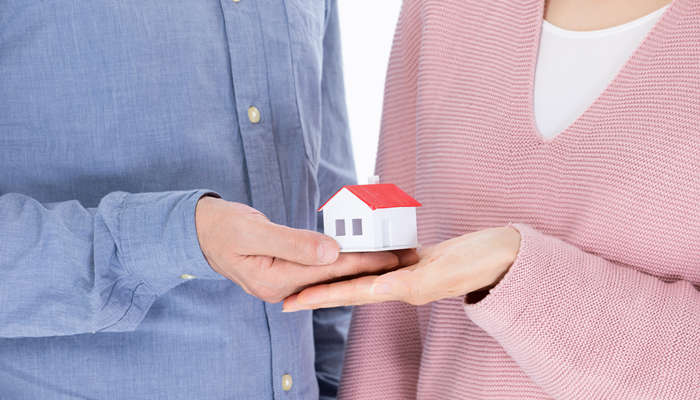 婚后买房是夫妻共同财产吗 婚后一方出资买房属于共同财产吗 