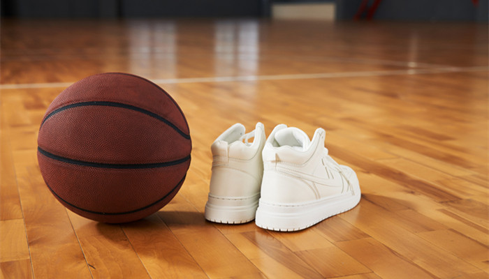 篮球鞋十大品牌排行榜 篮球鞋品牌排行榜前十名