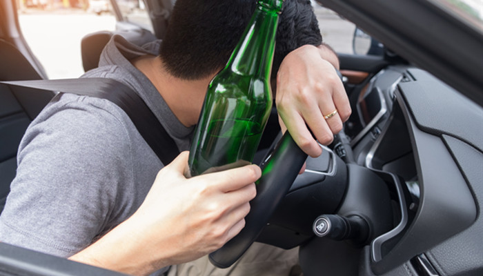 喝一瓶啤酒多久能开车 喝一瓶啤酒要多久才能开车