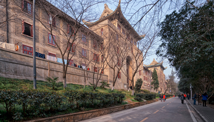 南京大学金陵学院几本