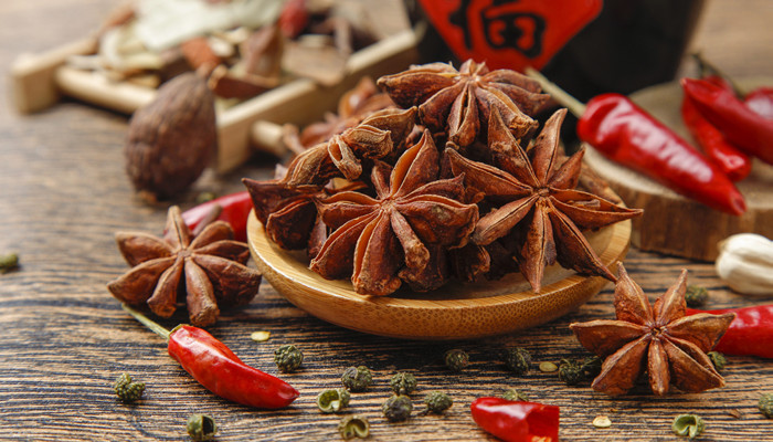 大茴香是八角吗 大茴香和小茴香有什么区别 - 天气加