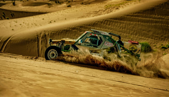 沙漠 赛车 700.jpg