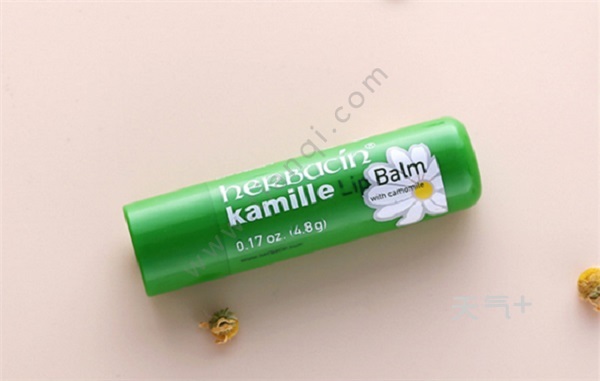 德国小甘菊唇膏好用吗 kamille唇膏多少钱