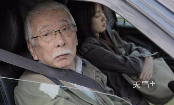 小汽车驾照取消70岁年龄上限是怎么回事 驾驶证70周岁年龄上限取消有什么意义