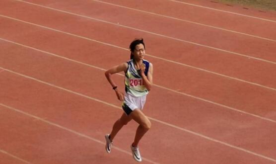 初中女生跑出国家一级运动员水平是怎么回事 网友：堪比女博尔特